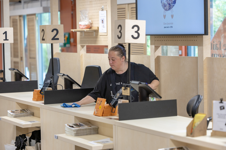 steni-Nettoyage-bureaux-locaux-